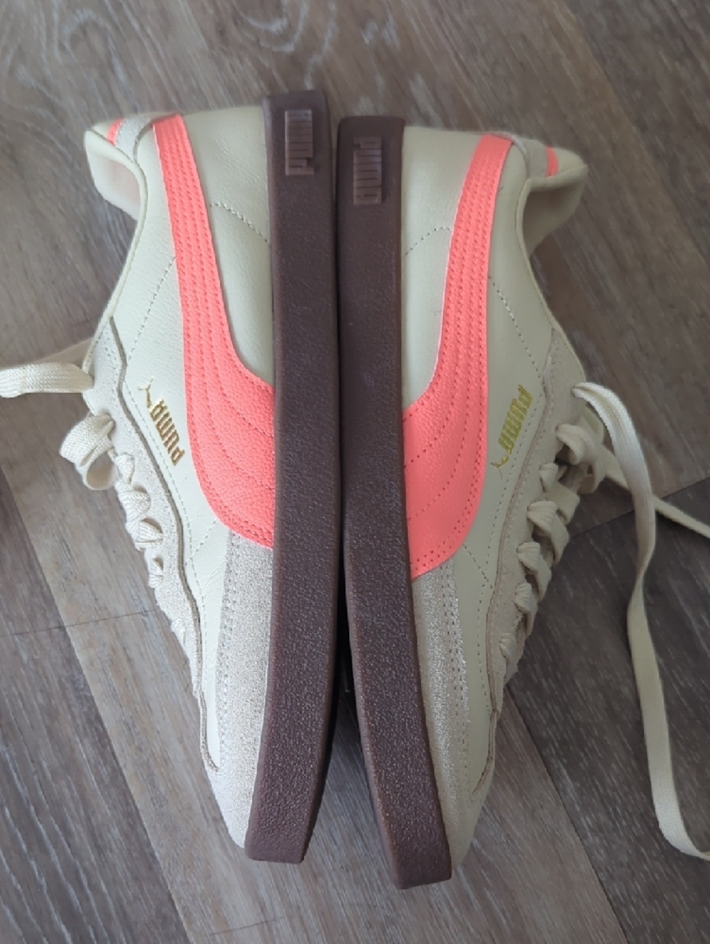 New Puma Cream Sneakers with Coral Accent - Picture 7 of 9